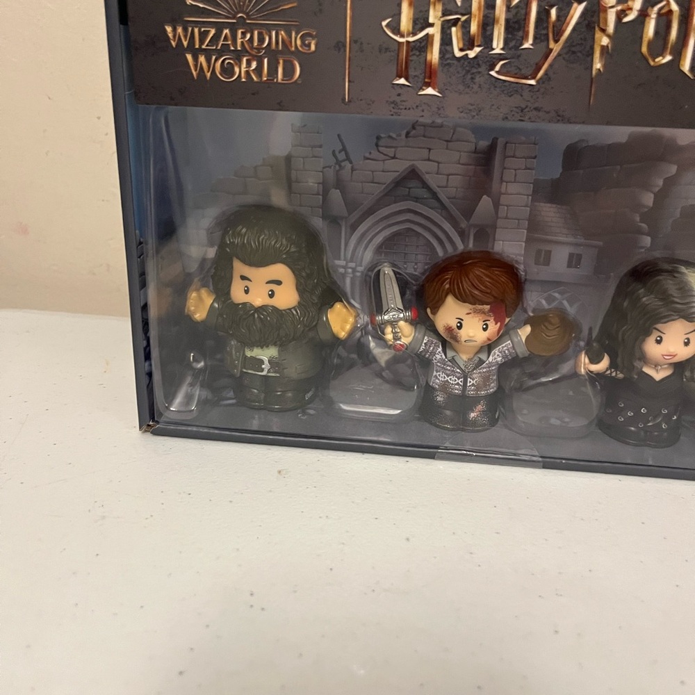 Little Collector People 6 Harry Potter Deathly Hallows Neville Hagrid Voldemort - Picture 2 of 12